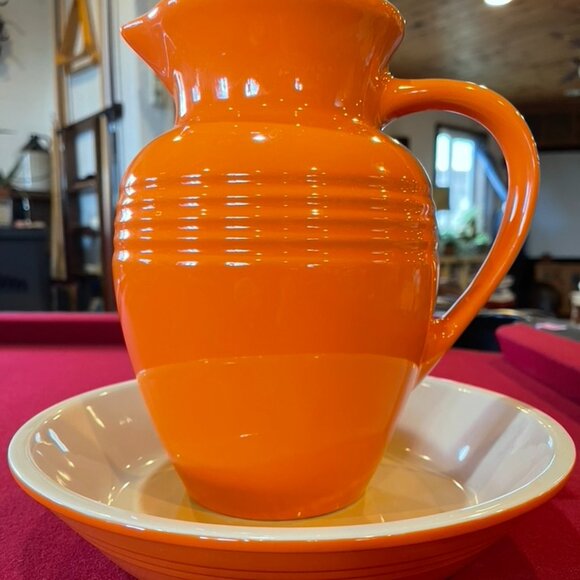 Le Creuset Pie Plate Pitcher Set - Picture 1 of 10